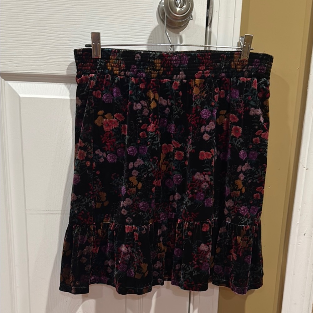 Loft Floral Velvet Skirt - Picture 3 of 3